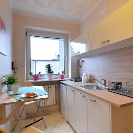 Komfortowe Pokoje Laura Homestay *